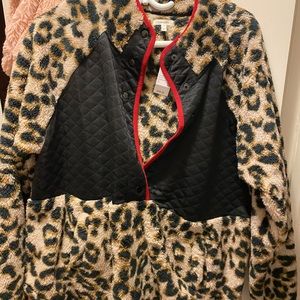 Maurices pullover sherpa style top size 0
plus.